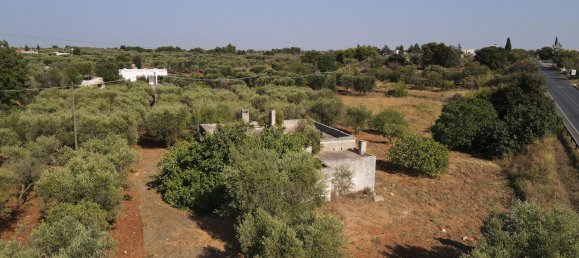 Дом с 6 комнатами в Каровиньо, Италия № 151823 24