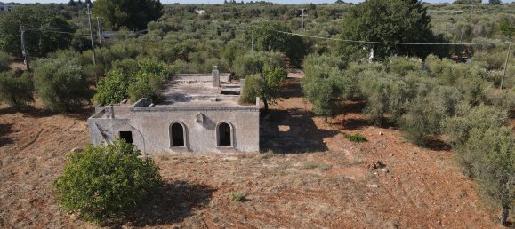 Дом с 6 комнатами в Каровиньо, Италия № 151823 26