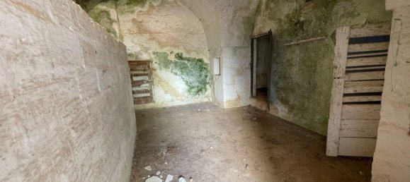 Дом с 6 комнатами в Каровиньо, Италия № 151823 10