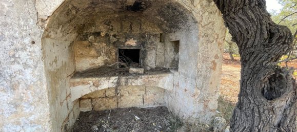 Дом с 6 комнатами в Каровиньо, Италия № 151823 16