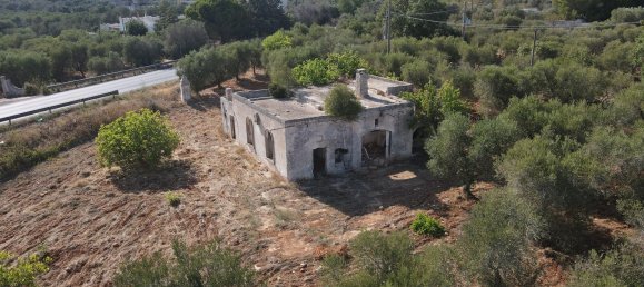 Дом с 6 комнатами в Каровиньо, Италия № 151823 27