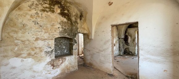 Дом с 6 комнатами в Каровиньо, Италия № 151823 12