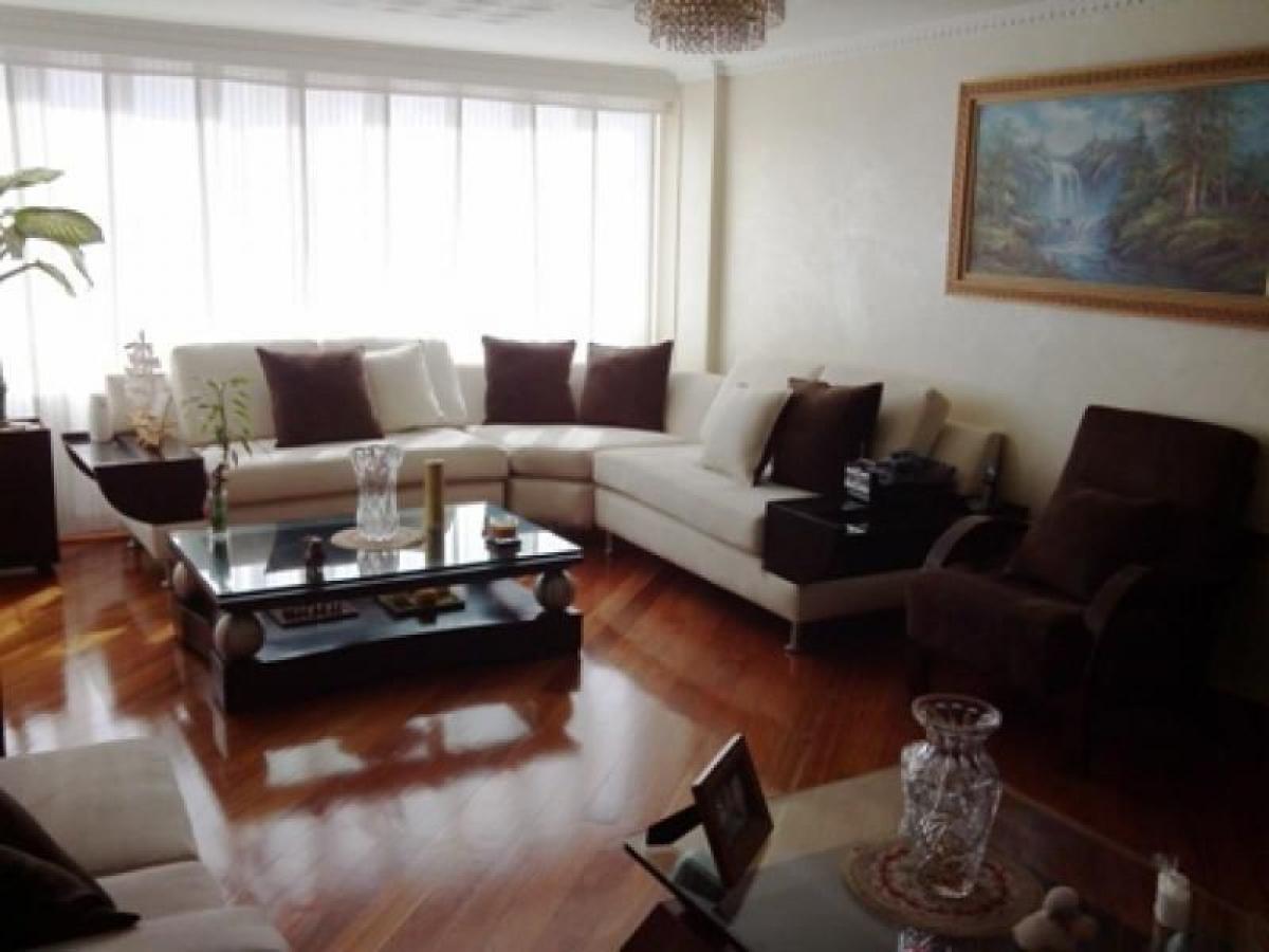 3 bedrooms House in Bogota, Colombia No. 14130