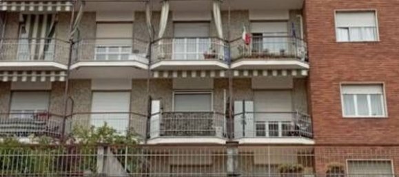 3 rooms Apartment in Turin, Italy No. 306973 4