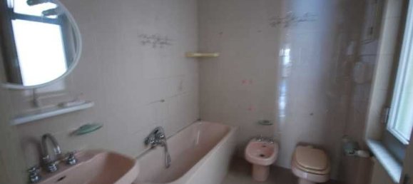 Квартира с 4 комнатами в Генуя, Италия № 271869 13