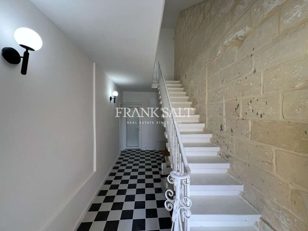 Таунхаус с 6 спальнями в Биргу, Мальта № 2777