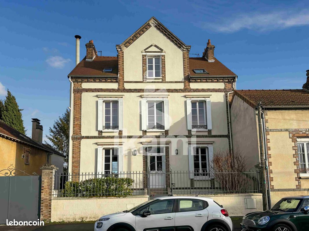 Дом с 5 спальнями в Санс, Франция № 201752