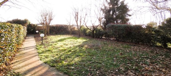 4 rooms House in Parma, Italy No. 101106 2