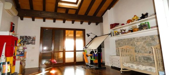 4 rooms House in Parma, Italy No. 101106 25