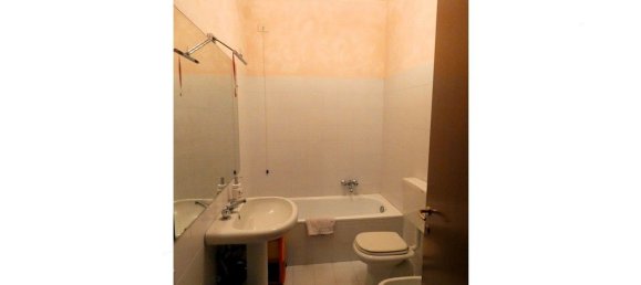 4 rooms House in Parma, Italy No. 101106 18