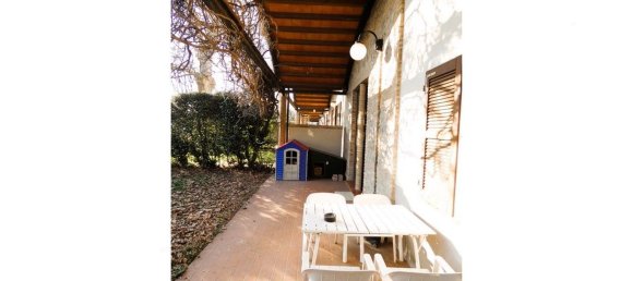 4 rooms House in Parma, Italy No. 101106 3