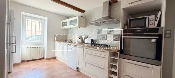 2 bedrooms Townhouse in La Fare-les-Oliviers, France No. 342396 3