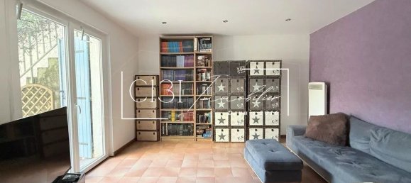 2 bedrooms Townhouse in La Fare-les-Oliviers, France No. 342396 2