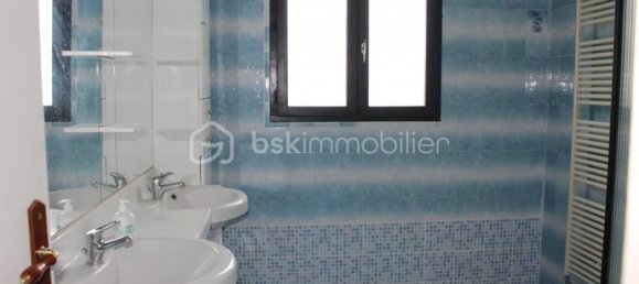 5 Schlafzimmer Haus in Yonne, France, Nr. 315778 12