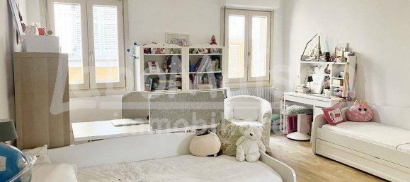 3 bedrooms Villa in Gavirate, Italy No. 237053 9