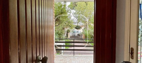 Дом с 3 комнатами в Ардеа, Италия № 197619 3