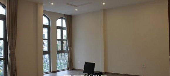 5 Schlafzimmer Villa in Long Bien, Vietnam, Nr. 933 13