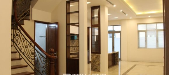 5 Schlafzimmer Villa in Long Bien, Vietnam, Nr. 933 5