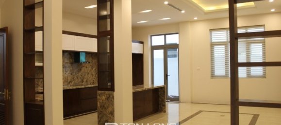 5 Schlafzimmer Villa in Long Bien, Vietnam, Nr. 933 3