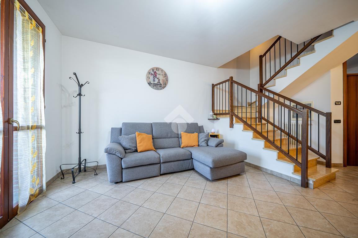 4 rooms House in Reggio Emilia, Italy No. 234240