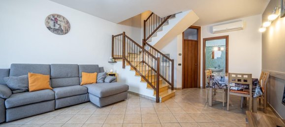 4 rooms House in Reggio Emilia, Italy No. 234240 3