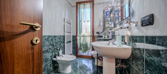 4 rooms House in Reggio Emilia, Italy No. 234240 16