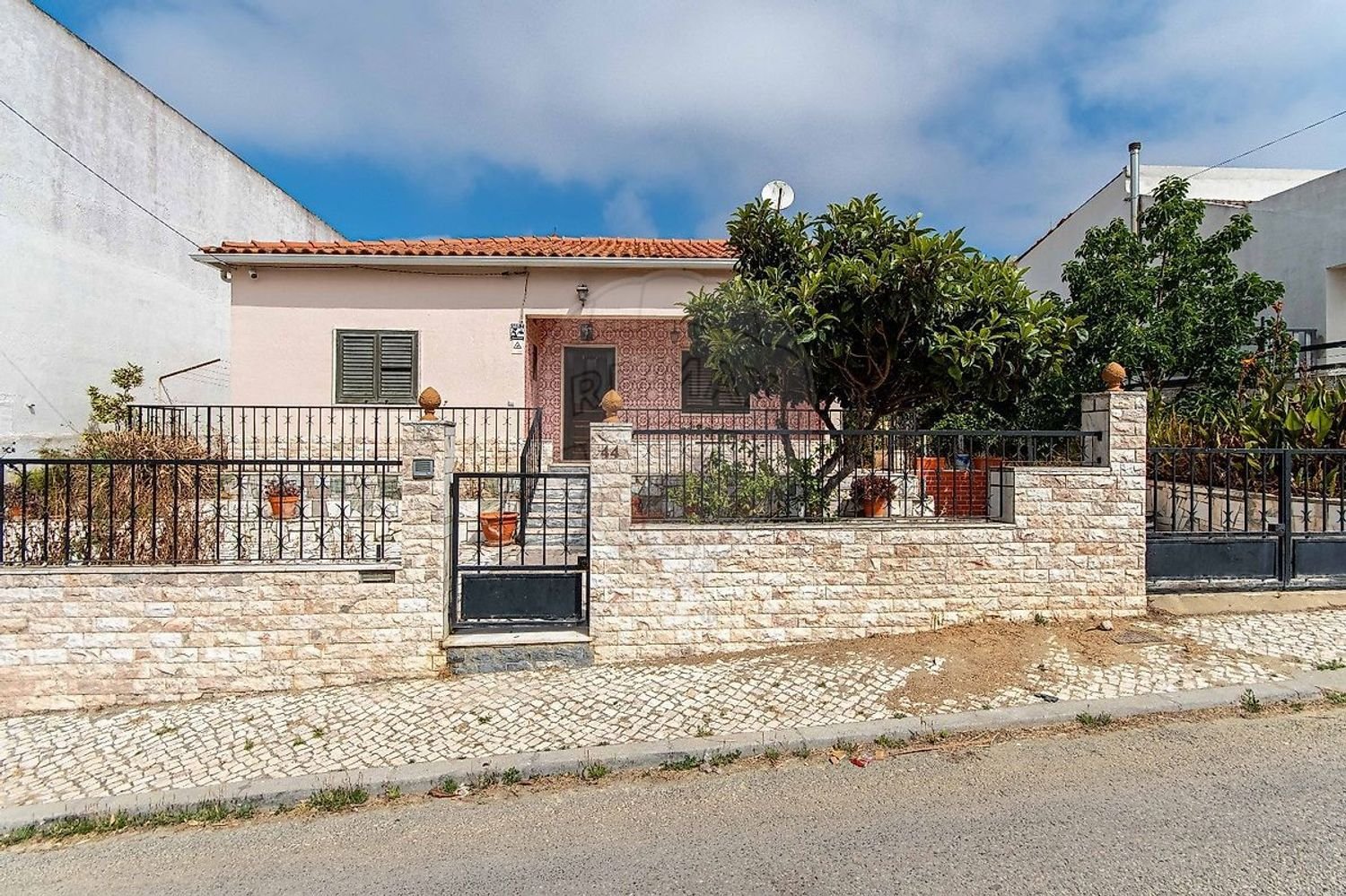 3 bedrooms House in Almada, Portugal No. 268125