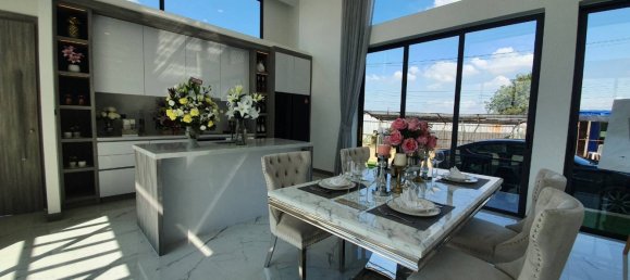 3 chambres Villa à Pattaya, Thailand No. 33582 4