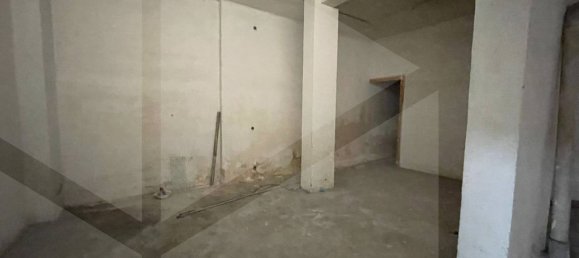 Propiedad comercial de 1 habitación en Bari, Italy No. 22260 6