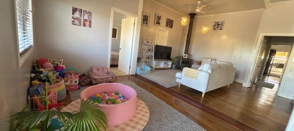 4 bedrooms House in Cunnamulla, Australia No. 386 2