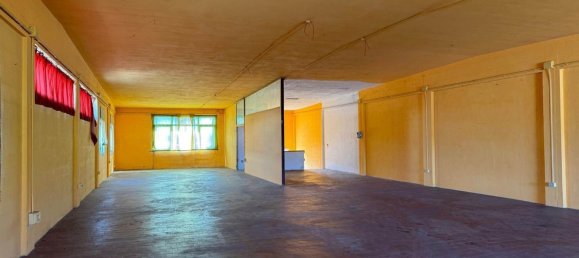 560m² Warehouse in Follonica, Italy No. 224399 16