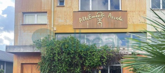 560m² Warehouse in Follonica, Italy No. 224399 4