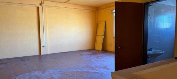 560m² Warehouse in Follonica, Italy No. 224399 13