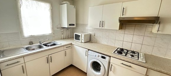 3 bedrooms House in Evry, France No. 163191 2