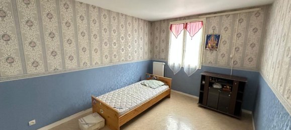 3 bedrooms House in Evry, France No. 163191 3