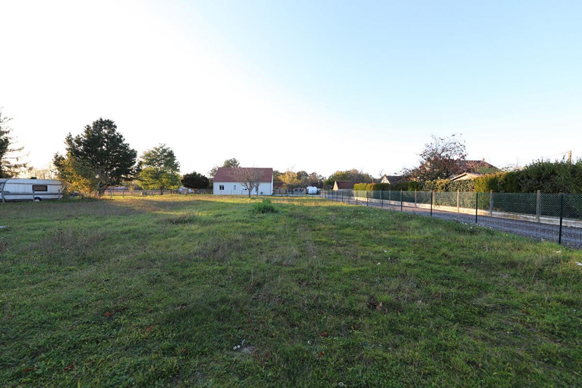  Land in Varennes-Changy, France No. 282657