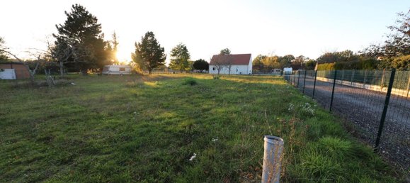  Land in Varennes-Changy, France No. 282657 2
