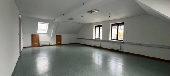 590m² Office in Jennersdorf, Austria No. 73324 2