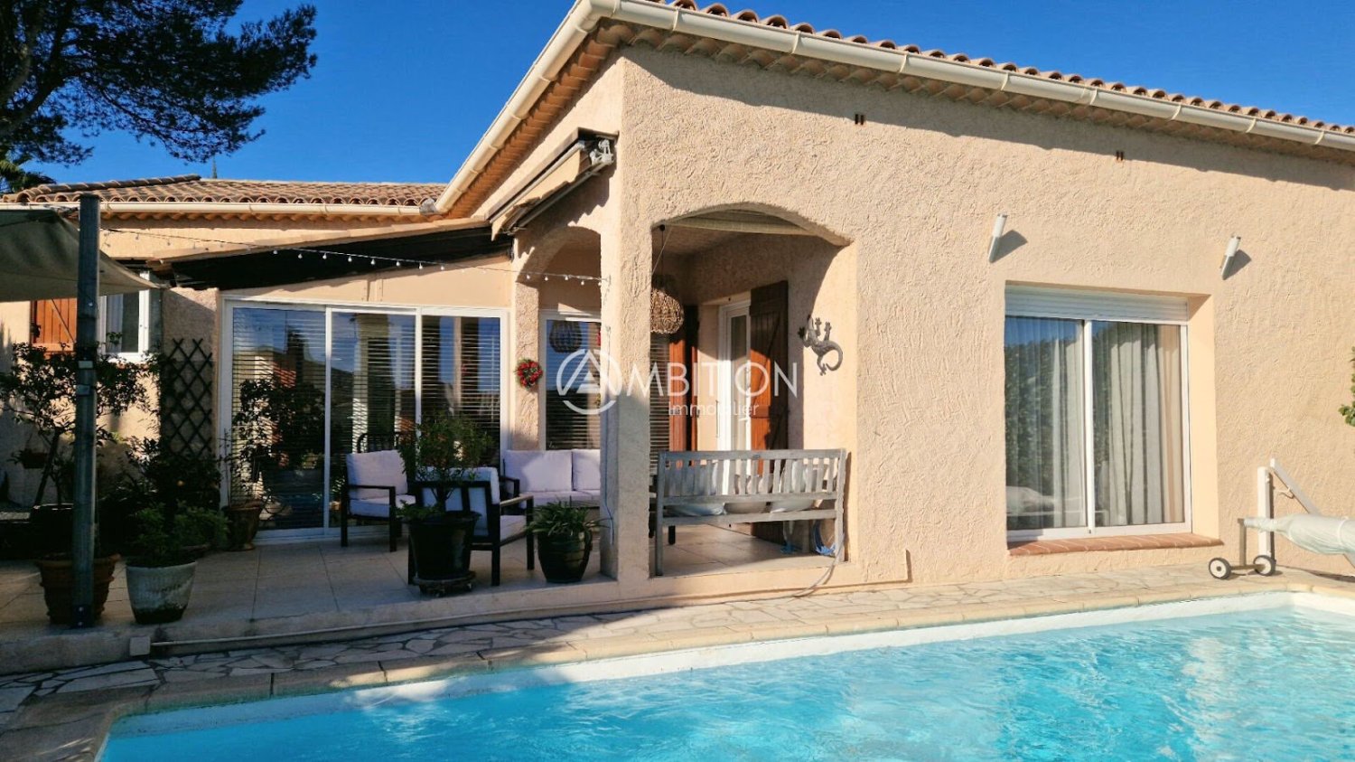 4 bedrooms Villa in Frejus, France No. 295647