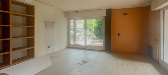 3 rooms Commercial property in Borgosatollo, Italy No. 123423 2