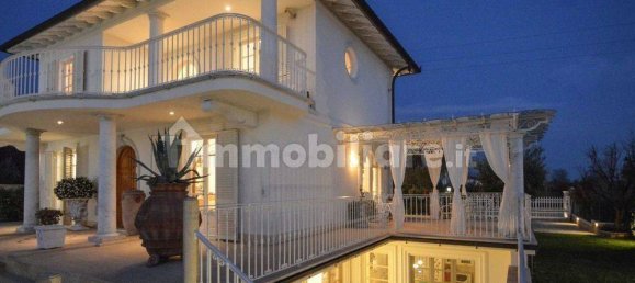 Villa de 5 dormitorios en Forte dei Marmi, Italy No. 38816 21