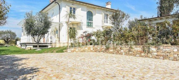 Villa de 5 dormitorios en Forte dei Marmi, Italy No. 38816 46