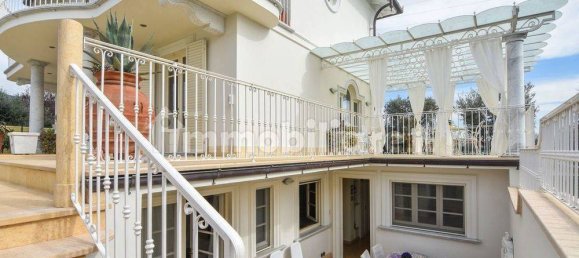 Villa de 5 dormitorios en Forte dei Marmi, Italy No. 38816 42