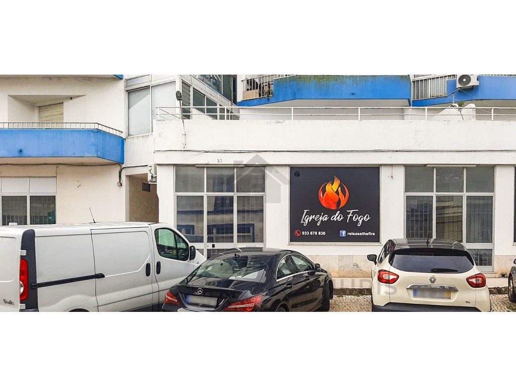 192m² Commercial property in Portimao, Portugal No. 261306