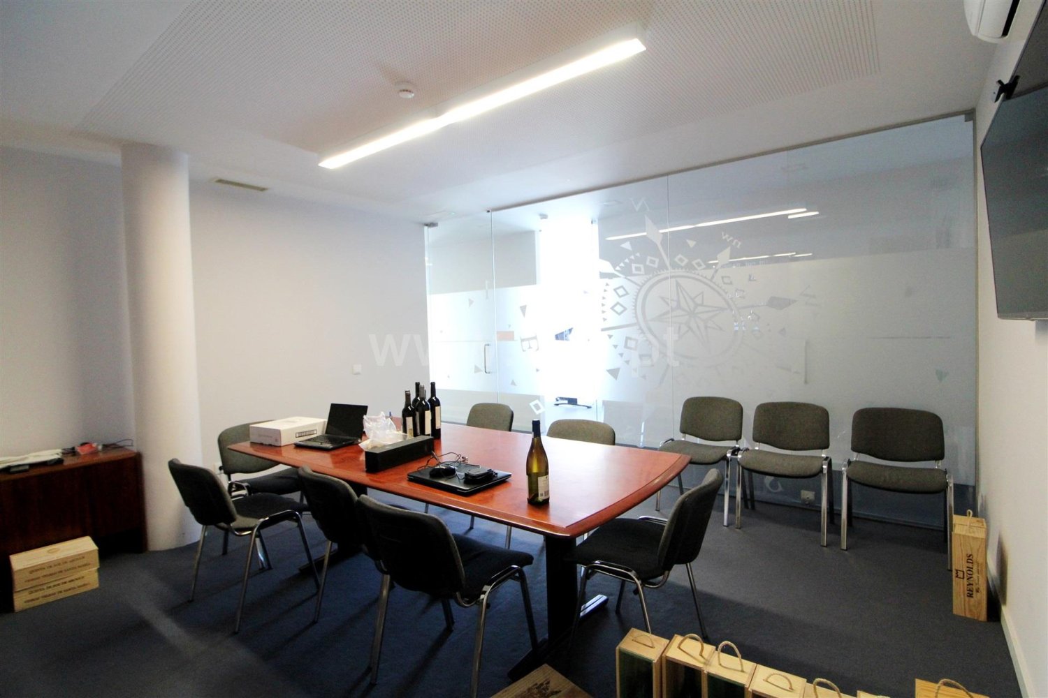 300m² Office in Barcelos, Portugal No. 190499