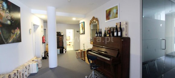 300m² Office in Barcelos, Portugal No. 190499 3