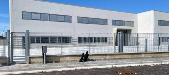 Lagerhaus in Campi Bisenzio, Italy 1700m², Nr. 209936 5