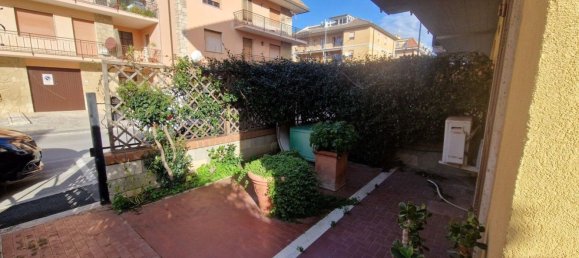 5 rooms Apartment in Orbetello, Italy No. 119428 3