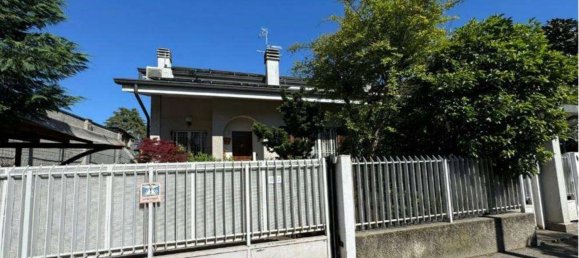 Квартира с 4 комнатами в Падерно Дуньяно, Италия № 14033 3