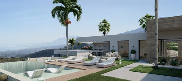 4 bedrooms Villa in Marbella, Spain No. 4711 4